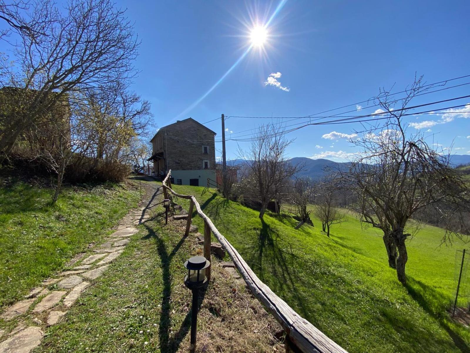 Bed and Breakfast La Lupa E L'Orso Берчето Екстер'єр фото